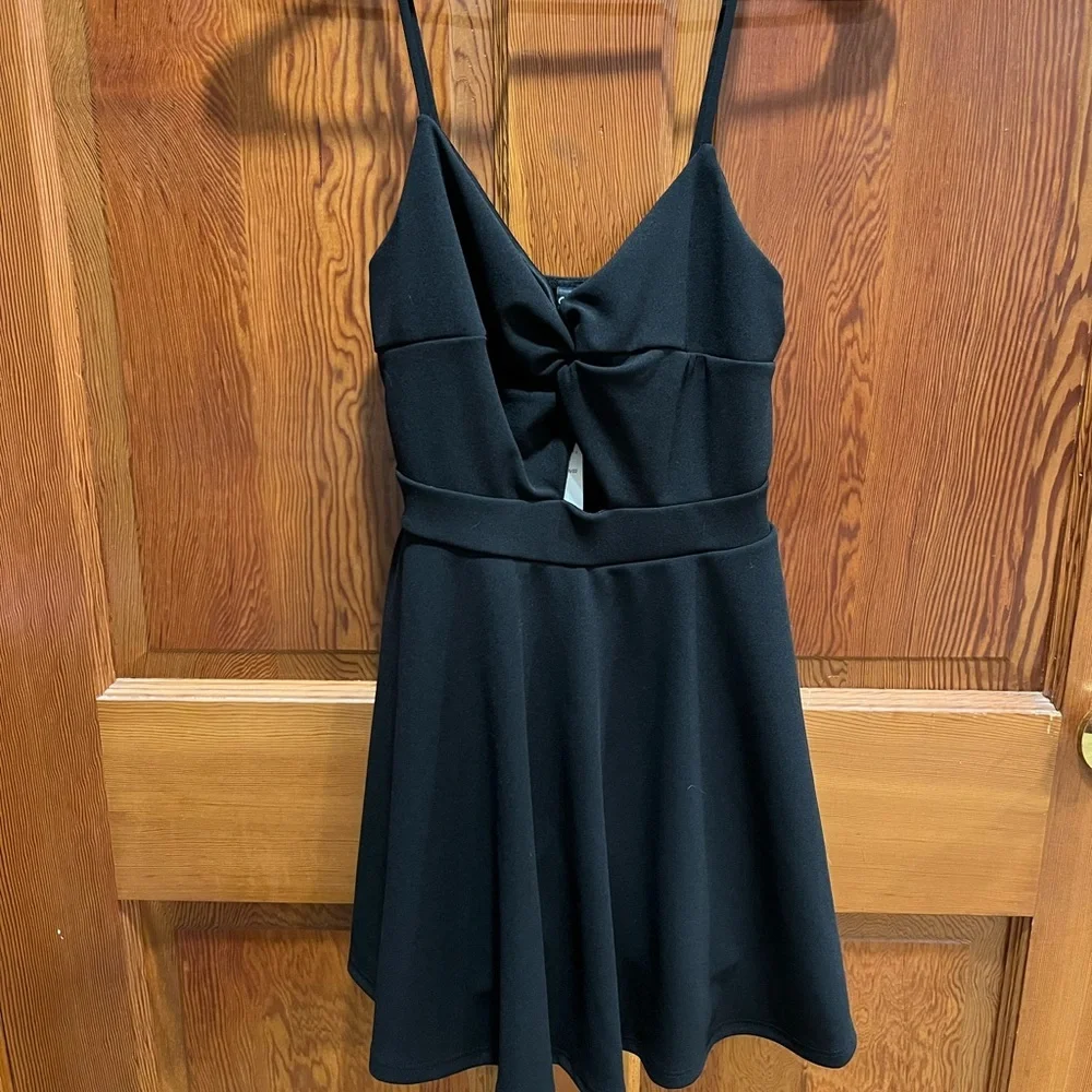 Windsor Black Trendy Twist-Front Skater Romper - Picture 3 of 6
